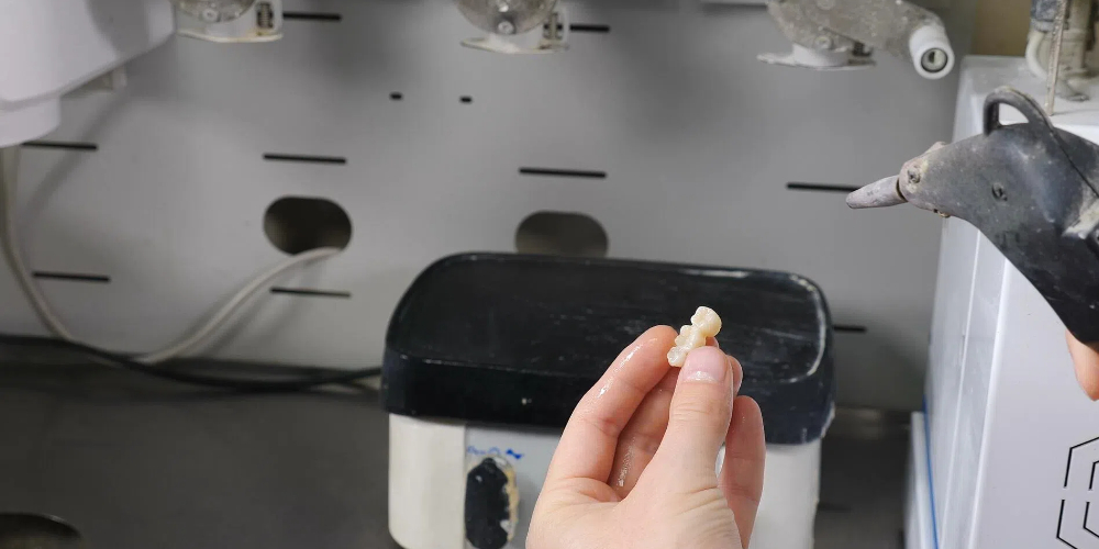 zirconia crown for primary teeth